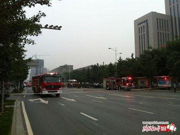 槐安西路最近的新闻头条,多车连环相撞，紧急救援中