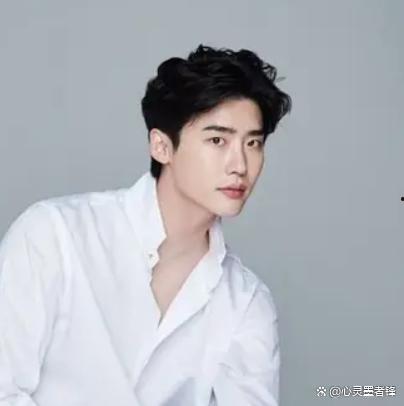 韩国男明星元,韩国男星闪耀舞台，魅力四溢的演艺生涯回顾