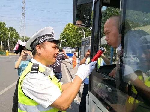 今日的武汉公交新闻头条,优化线路，提升市民出行体验