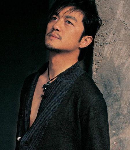 中戏男明星抽烟,中戏男明星的烟熏岁月